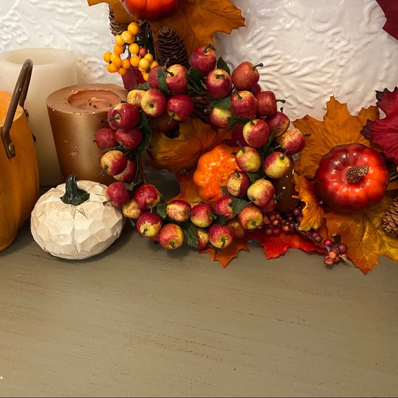 3/$25 🍂Apple Wreath 🍁 - Picture 3 of 6